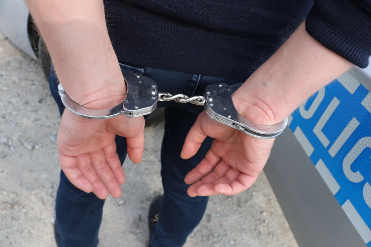 Policjanci z Wrocławia zatrzymali mężczyznę podejrzewanego o atak na 68-latka. Do napaści doszło w jednej ze śródmiejskich bram.