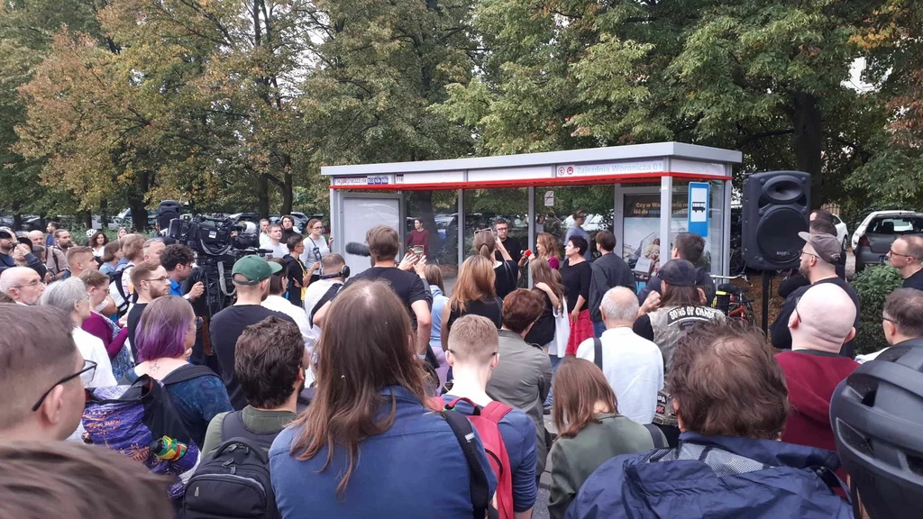 Protest na przystanku "Zajezdnia Woronicza", gdzie doszło do tragedii