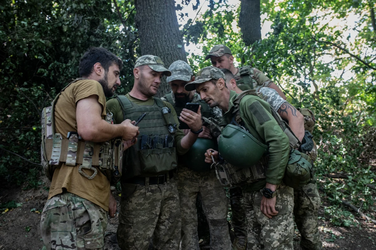 To koniec randkowania online w obwodach kurskim, briańskim i biełgorodzkim. Ministerstwo Spraw Wewnętrznych Rosji wydało zalecenia do niekorzystania z aplikacji internetowych, czatów i kamer, ponieważ Ukraińcy przechwytują dane i wykorzystują je do celów militarnych.