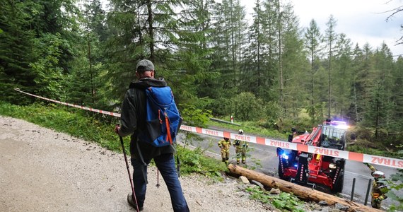 Wiele szlaków jest zalanych i podtopionych - to skutki intensywnych opadów deszczu na Podhalu. Służby Tatrzańskiego Parku Narodowego ostrzegają w środę przed złymi warunkami, które panują na górskich szlakach. 
