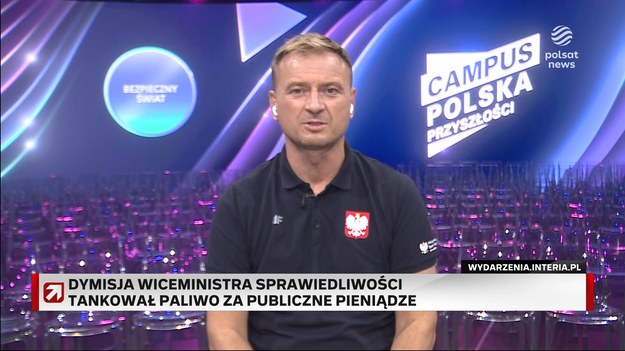 - Pan Ciążyński popełnił kompromitujący błąd - powiedział minister sportu Sławomir Nitras na temat zachowana byłego wiceministra sprawiedliwości, który miał używać służbowego samochodu i karty do celów prywatnych. - W rządzie Donalda Tuska panują jednoznaczne standardy - podkreślił polityk. - Nie poznałem osobiście pana Ciążyńskiego. Jego kariera była krótka. Popełnił kompromitujący błąd - powiedział minister sportu Sławomir Nitras w "Gościu Wydarzeń" o dymisji wiceministra sprawiedliwości Bartłomieja Ciążyńskiego. - Nikt nie będzie bronił jego zachowania - dodał. Z komunikatu prokuratury wynika, że mógł były już wiceminister przekroczyć uprawnienia. "Gromadzony jest materiał dowodowy w sprawie okoliczności związanych z wykorzystaniem dla celów prywatnych służbowego samochodu i środków finansowych" - przekazano. - W rządzie Donalda Tuska panują jednoznaczne standardy - podkreślił Nitras. Jak zaznaczył, gdyby nie rezygnacja wiceministra, to premier Tusk tego samego dnia by go zdymisjonował. Nitras zaznaczył, że, takie postępowanie jest dalekie od postępowania za rządów PiS. - Tu standardy są wysokie - przekazał.