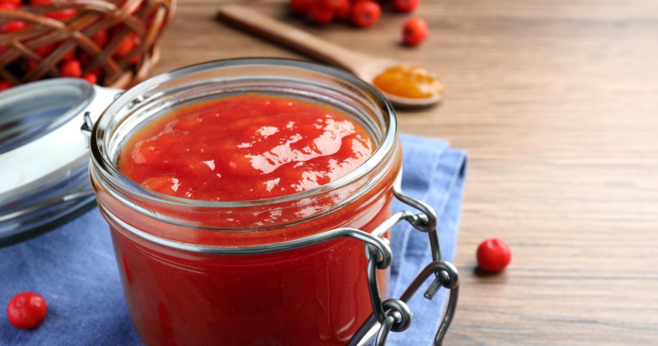 Mało kto wie, iż jest jadalna. Zrobisz z niej zdrowy dżem, w sam raz do naleśników