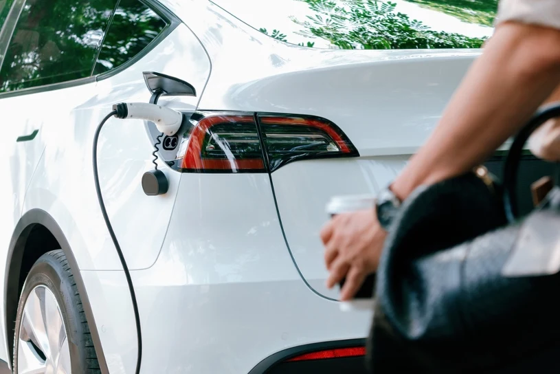 Finansowanie elektryków coraz droższe. Firmy zmieniają podejście