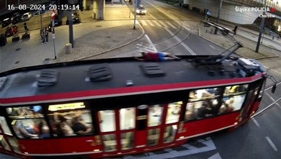 Jechał na dachu tramwaju. Dostał mandat w wysokości 5 tys. złotych 