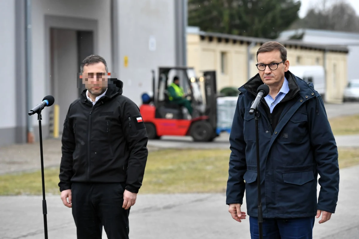 Poruszenie wśród polityków wywołała informacja o zarzutach dla byłego szefa Rządowej Agencji Rezerw Strategicznych Michała K., który będzie poszukiwany listem gończym. "Prokuratura pana Bodnara urządza kolejny przykład igrzysk politycznych" - przekonywał europoseł Prawa i Sprawiedliwości Piotr Müller. Jego partyjna koleżanka Olga Semeniuk stwierdziła, że "prokuratura wykorzystywana jest przez Donalda Tuska jako zabawka do gnębienia ludzi". "Gdziekolwiek się ukrywa, sprawiedliwość go dopadnie" - tak sprawę Michała K. skomentował w mediach społecznościowych premier Donald Tusk. 