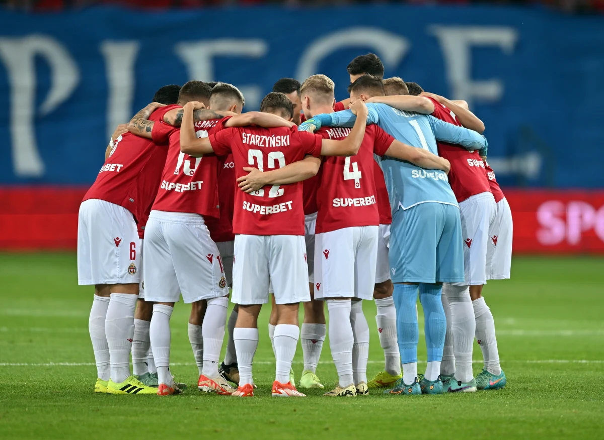 Piłkarze Wisły przegrali 1:6 (0:3) w Krakowie z Cercle Brugge w pierwszym meczu 4. rundy eliminacji Ligi Konferencji. Rewanż odbędzie się za tydzień w Belgii.