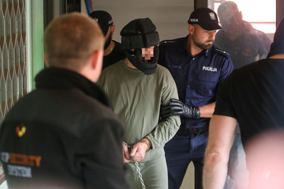 Sąd Rejonowy w Zakopanem w piątek zdecydował o tymczasowym aresztowaniu mężczyzny podejrzanego o zabójstwo 14-letniego syna. Ze względu na stan zdrowia będzie on przebywał w szpitalu więziennym. Jak dowiedziała się reporterka RMF MAXX, mężczyzna przyznał się do zamordowania syna. Według wstępnych wyników sekcji zwłok przyczyną śmierci chłopca była rana cięta szyi.