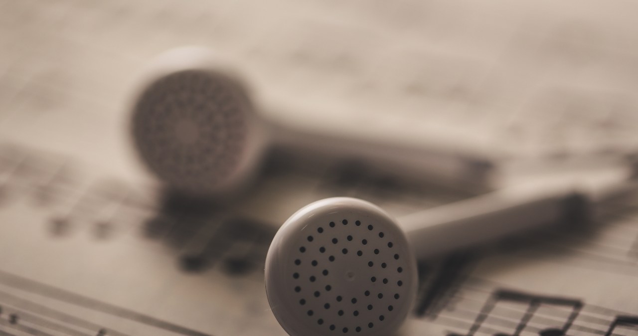 Muzyka podczas operacji poprawia wyniki zabiegi i przyspiesza rekonwalescencję