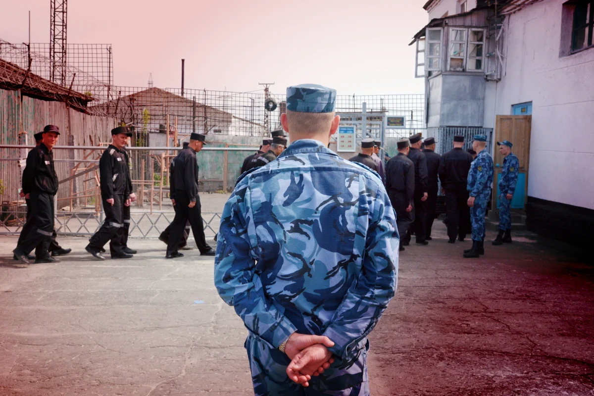 Uwolniono wszystkich zakładników uwięzionych przez osadzonych w kolonii karnej w obwodzie wołgogradzkim na południowym zachodzie Rosji - przekazał na Telegramie kanał Baza, zbliżony do struktur siłowych. Rosgwardia poinformowała, że czterech napastników "zneutralizowano". O poranku podano, że co najmniej jedna osoba tam zginęła, a kilka zostało rannych. Na miejscu były służby specjalne, które szturmowały więzienie. 