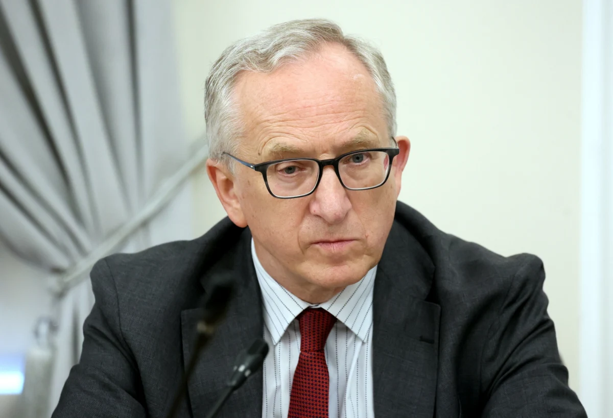 ​Paweł Wroński, rzecznik Ministerstwa Spraw Zagranicznych, poinformował, że nowym ambasadorem w Niemczech został Jan Tombiński. W przyszłym tygodniu polskie placówki w Bratysławie i Rzymie obejmą Piotr Samerek i Ryszard Schnepf - przekazał rzecznik MSZ Paweł Wroński. 1 września placówkę w Kijowie ma objąć Piotr Łukasiewicz.