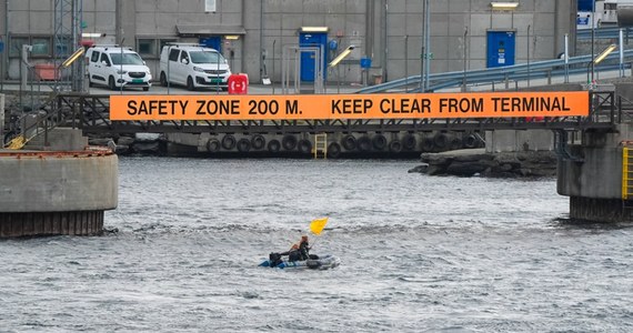 Aktywiści klimatyczni z Extinction Rebelion od sobotniego poranka blokują największy zakład przetwórstwa gazu ziemnego w Karsto w okolicach Stavanger w Norwegii. Wśród protestujących jest szwedzka aktywistka Greta Thunberg.