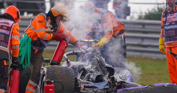 Trening na torze Zandvoort przed Grand Prix Holandii Formuły 1 został przerwany po tym, jak w deszczu i na mokrej nawierzchni pojazd teamu Williams Racing uderzył w bariery i stanął w płomieniach. Amerykanin Logan Sargeant w ostatniej chwili wyskoczył z maszyny. 