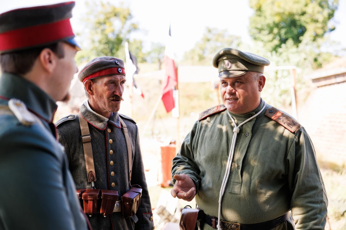 Poznańskie forty, schrony i podziemia można zwiedzić w ten weekend w ramach odbywających się w stolicy Wielkopolski XII Dni Twierdzy Poznań. Na miłośników fortyfikacji czekać będzie kilkadziesiąt obiektów, w tym schron namiestnika tzw. Kraju Warty Arthura Greisera.