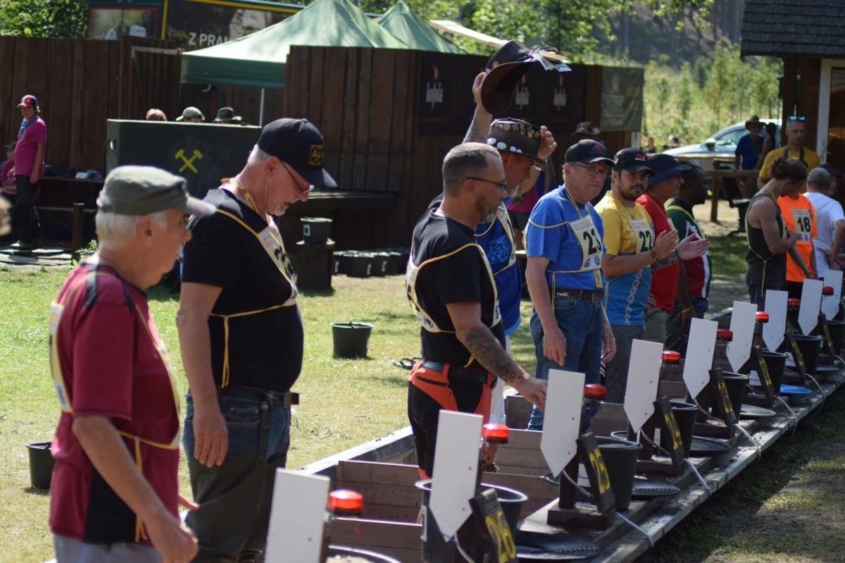 Ponad 500 zawodników z całego globu wzięło udział w mistrzostwach świata w płukaniu złota. Widowiskowe zawody odbywały się w Zlatych Horach, kilka kilometrów od polsko-czeskiej granicy i zgromadziły tłumy fanów.