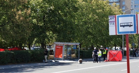 W miejscu tragicznego wypadku na ul. Woronicza w Warszawie, do którego doszło 13 sierpnia, zamontowane zostaną progi zwalniające - ustaliła reporterka RMF FM Magdalena Grajnert. Skrzyżowanie z ul. Spartańską docelowo ma zostać przebudowane, ale na razie warszawski ratusz wprowadza tymczasowe rozwiązanie.