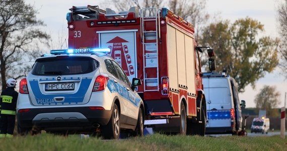 Groźny wypadek na Opolszczyźnie. Sześć osób trafiło do szpitala w wyniku zderzenia dwóch samochodów osobowych na drodze wojewódzkiej nr 401.