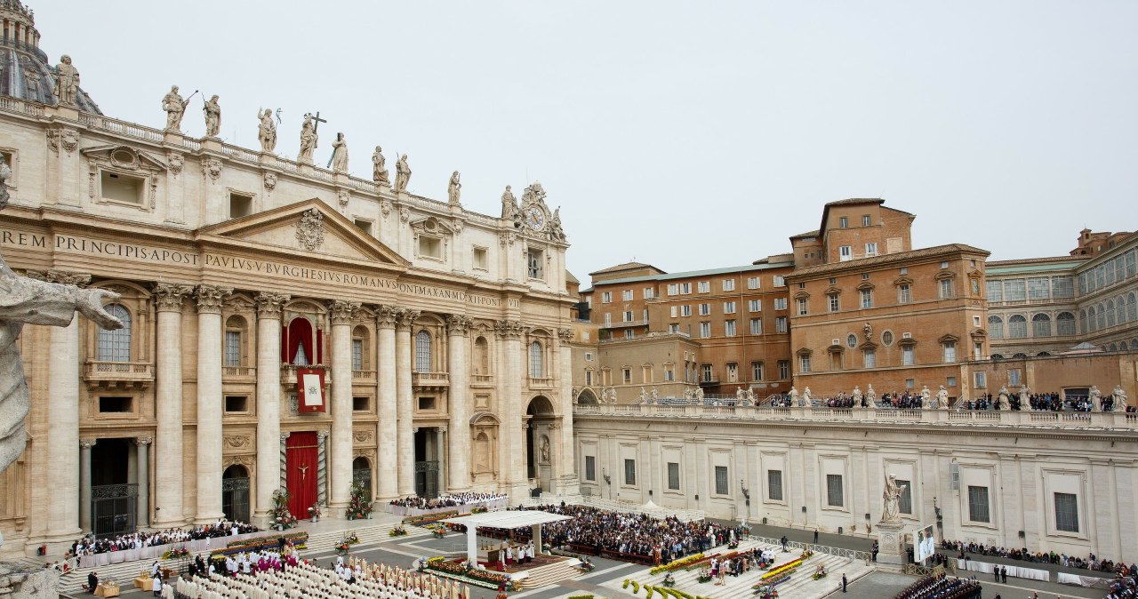 To ten urząd wspiera papieża. Kto stoi na jego czele?