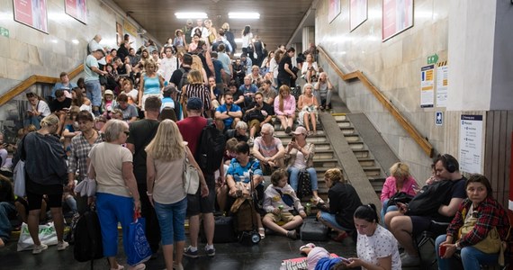 Rosyjskie wojsko przeprowadziło o poranku zmasowany atak na Ukrainę. Rosjanie używali lotnictwa dalekiego zasięgu oraz dronów. Zginęły co najmniej cztery osoby. Ukraiński prezydent Wołodymyr Zełenski oświadczył, że Rosja zaatakowała Ukrainę ponad setką rakiet i blisko setką dronów. 