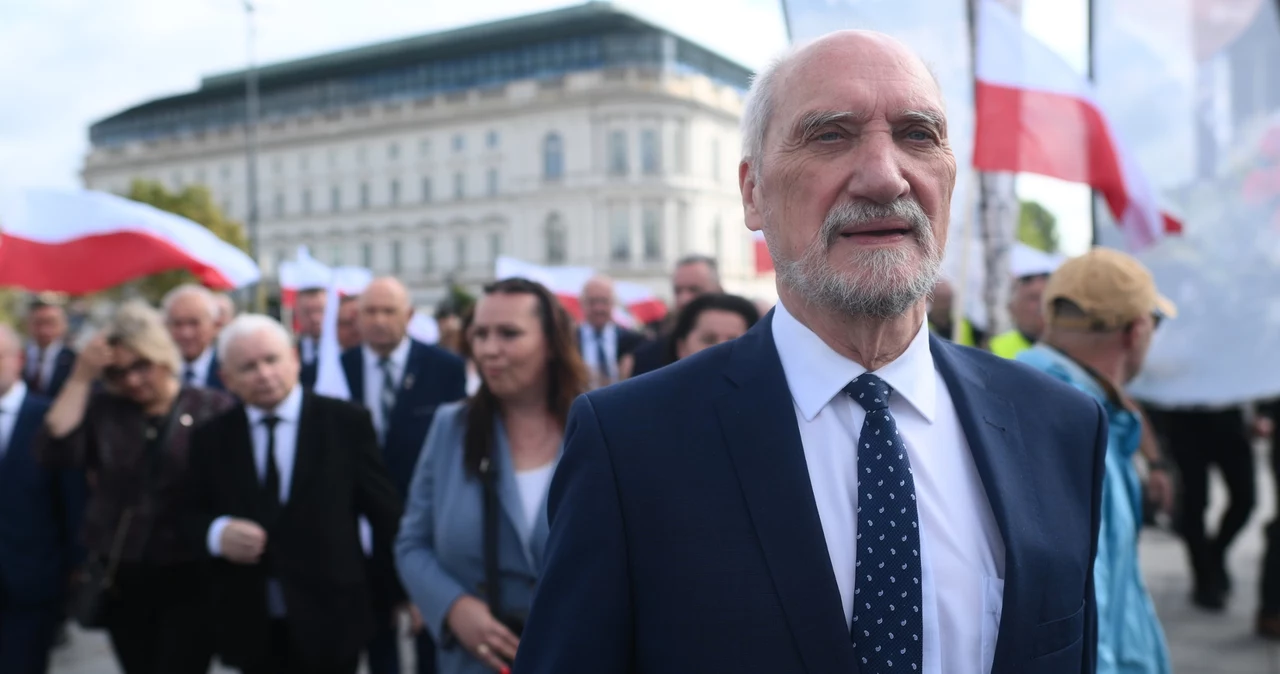 Antoni Macierewicz - Figure 1