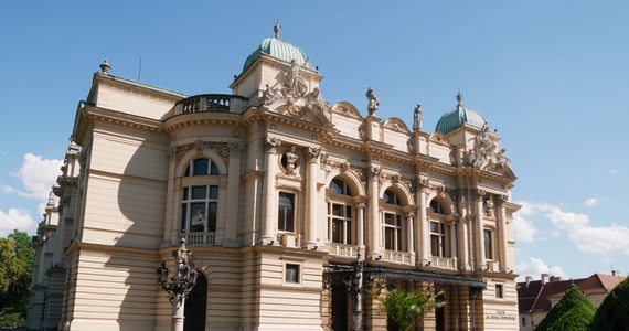 Radni województwa małopolskiego przyjęli w poniedziałek uchwałę w sprawie współprowadzenia z Ministerstwem Kultury i Dziedzictwa Narodowego Teatru im. Juliusza Słowackiego w Krakowie. Uchwała zakłada 10-letnią współpracę województwa i MKiDN.