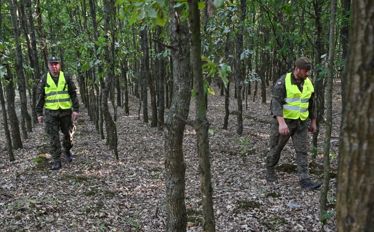 Działania Rosji są nieodpowiedzialne i groźne - powiedział rzecznik NATO Farah Dakhlallah po tym, jak polskie władze przekazały, że to najprawdopodobniej rosyjski dron wleciał w polską przestrzeń powietrzną podczas zmasowanego ostrzału Ukrainy w poniedziałek.