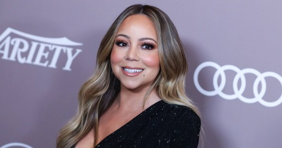 Słynna amerykańska piosenkarka Mariah Carey ujawniła, że jej matka Patricia i starsza siostra Alison zmarły tego samego dnia w miniony weekend. „Czuję się błogosławiona, że mogłam spędzić ostatni tydzień z moją mamą, zanim odeszła” - wyznała gwiazda w oświadczeniu. 