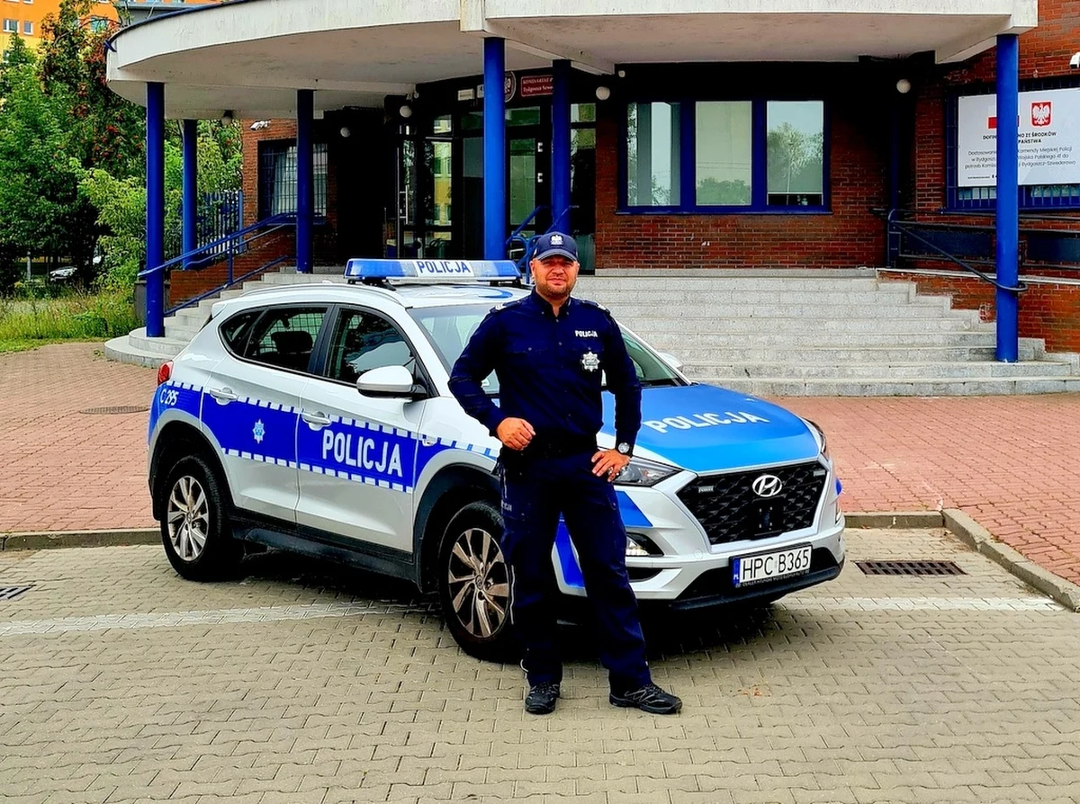Ponad 12 litrów krwi - tyle oddał sierż. sztab. Bartosz Lewandowski, policjant z komisariatu na bydgoskim Szwederowie. Po ostatniej wizycie w centrum krwiodawstwa, w dniu wolnym od służby, wracając do domu zwrócił uwagę na pewne audi. Kojarzył je ze spraw, które prowadzi. Okazało się, że to auto mężczyzny, który kradł paliwo na stacjach benzynowych. Dzięki mundurowemu udało się zatrzymać złodzieja.
