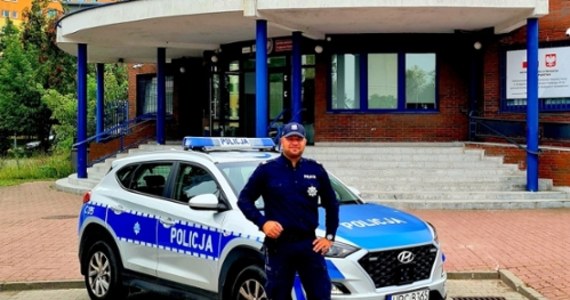 Ponad 12 litrów krwi - tyle oddał sierż. sztab. Bartosz Lewandowski, policjant z komisariatu na bydgoskim Szwederowie. Po ostatniej wizycie w centrum krwiodawstwa, w dniu wolnym od służby, wracając do domu zwrócił uwagę na pewne audi. Kojarzył je ze spraw, które prowadzi. Okazało się, że to auto mężczyzny, który kradł paliwo na stacjach benzynowych. Dzięki mundurowemu udało się zatrzymać złodzieja.