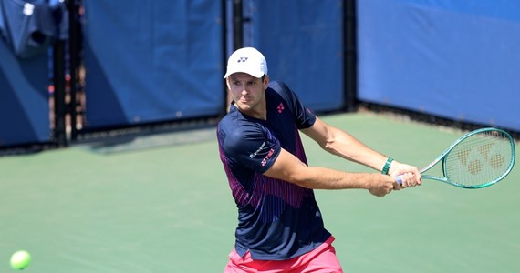 Hubert Hurkacz awansował do drugiej rundy wielkoszlemowego turnieju US Open w Nowym Jorku. Rozstawiony z numerem siódmym polski tenisista wygrał z Kazachem Timofiejem Skatowem 6:3, 7:6 (7-4), 7:6 (7-3). Spotkanie trwało dwie godziny i 55 minut.