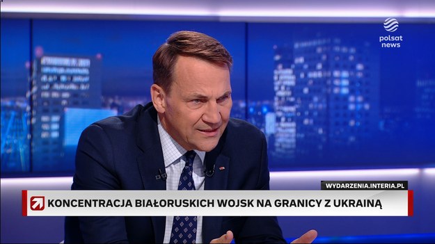 Szef MSZ Radosław Sikorski uspokoił, że nie posiada żadnych informacji, aby Białoruś szykowała się do jakiegoś ataku w Ukrainie. - Białorusini wcale nie chcą umierać za Putina - zapewnił.Poruszając temat więzionego przez białoruski reżim Andrzeja Poczobuta, minister przypomniał, że starania o jego uwolnienie trwają od lat, a dziennikarz jest także zniewolony przez samego Putina. - Łatwo nie będzie. Prowadzimy pewne działania, o których nie mogę powiedzieć publicznie - mówił enigmatycznie.