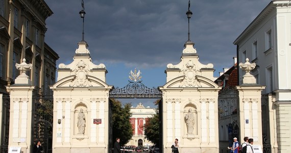 Zatrzymani w Nigerii studenci Uniwersytetu Warszawskiego i ich wykładowczymi zostali uwolnieni i przebywają w Kano - podało w środę przed południem MSZ. Cała siódemka została zatrzymana na początku sierpnia w trakcie antyrządowych demonstracji, które odbywały się w stanie Kano na północy kraju.