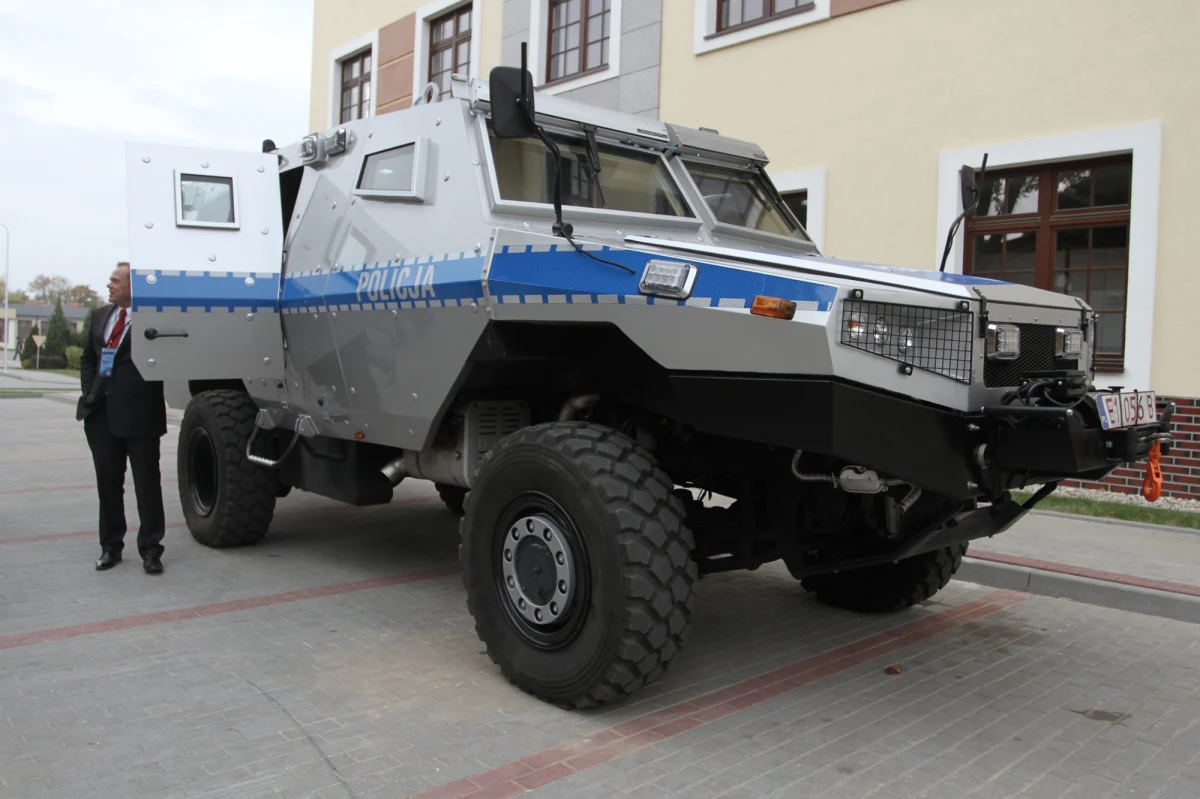 Policja kupuje transportery opancerzone. Ogłosiła właśnie przetarg na 2 lekkie pojazdy tego typu.