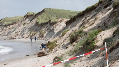 Tragedia na duńskiej plaży: Dwoje dzieci zginęło pod osuniętą wydmą