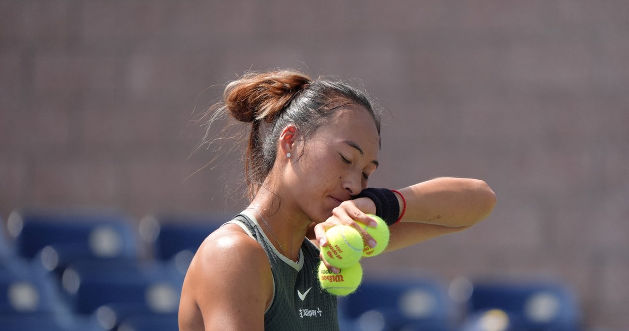 tenis ziemny, wyniki żywo, Radwańska, Domachowska, ATP, WTA, Wimbledon, US Open, Australian Open, French Open Złota Qinwen Zheng przegrała tie-break. A skończyło się pogromem w upale