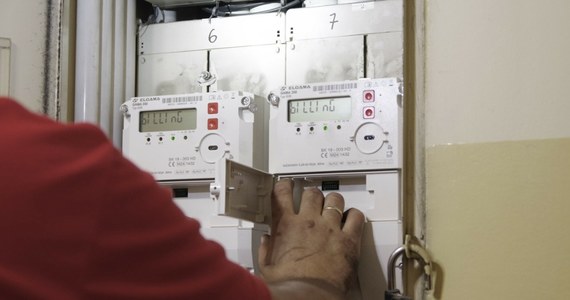 Do końca 2026 r. Polacy mają zostać zaopatrzeni w nowoczesne liczniki energii elektrycznej, umożliwiające zdalny odczyt. Narodowy Fundusz Ochrony Środowiska i Gospodarki Wodnej przeznaczył już na ten cel ponad 600 mln zł z Funduszu Modernizacyjnego.