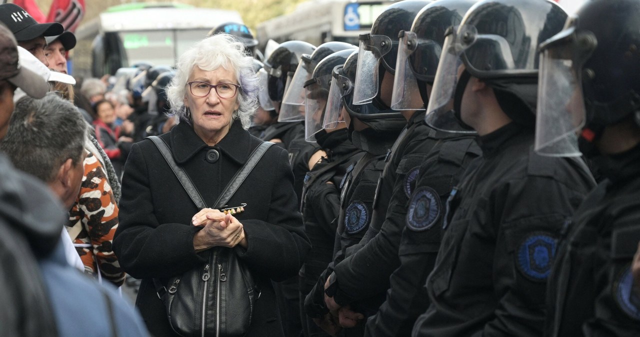  Żyją za niewiele ponad 1000 złotych. Rozpędziła ich policja