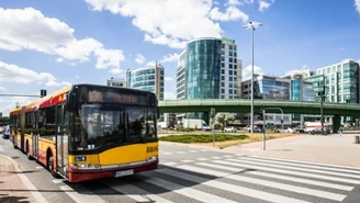 Gwałtowne hamowanie autobusu przed autem prokuratury. Dziecko w szpitalu