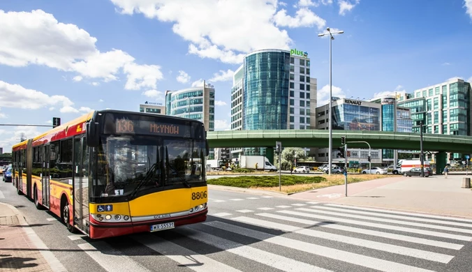 Gwałtowne hamowanie autobusu przed autem prokuratury. Dziecko w szpitalu