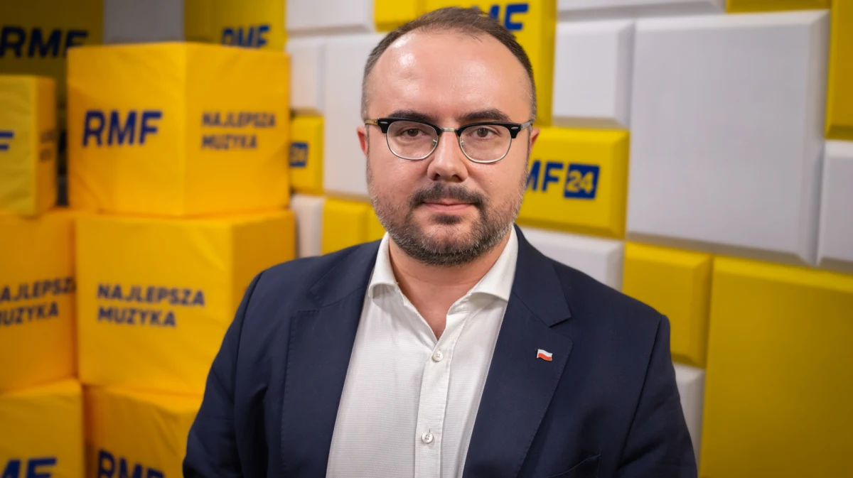 "Jeśli rząd sądzi, że zabije opozycję (…) to myślę, że się bardzo zawiedzie i kto wie, może to się okaże wręcz dla nich bardzo trudne do przeżycia za jakiś czas, dlatego że to będzie miało swoje konsekwencje" - powiedział w Porannej rozmowie w RMF FM Paweł Jabłoński. Polityk Prawa i Sprawiedliwości był pytany przez Tomasza Terlikowskiego, czy w oczy jego partii zagląda śmierć po tym, jak w czwartek Państwowa Komisja Wyborcza podjęła decyzję skutkującą obcięciem PiS wielomilionowej subwencji.