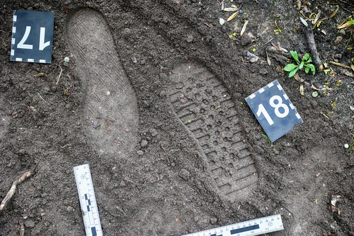 Prokuratura w Lublinie prowadzi śledztwo w sprawie zabójstwa 77-latki - poinformowano w czwartek. Zwłoki kobiety znaleziono w mieszkaniu w gminie Niedrzwica Duża w Lubelskiem. Wstępnie ustalono, że została uduszona. Kilka godzin później, 10 km dalej, miało dojść do ujawnienia drugiego ciała. 