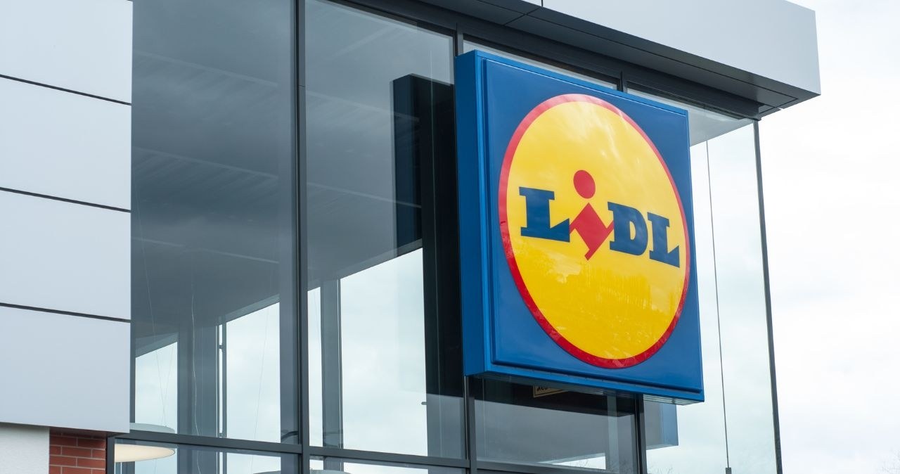 Lidl poszukuje 200 osób do pracy. Oprócz wypłaty dają służbowe auto