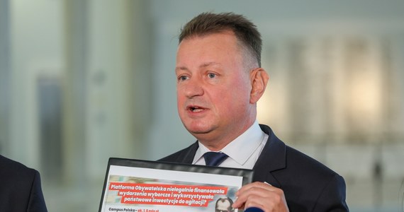 "To skandal. Uderzenie w opozycję, to uderzenie w demokrację" - mówił ​Mariusz Błaszczak, przewodniczący Komitetu Politycznego PiS podczas konferencji prasowej partii. "Będziemy składać skargę do Sądu Najwyższego" - dodaje odnosząc się do decyzji PKW, która odrzuciła sprawozdanie finansowe PiS z wyborów parlamentarnych.
