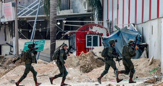 Izraelska armia poinformowała o zlikwidowaniu 12 bojowników palestyńskich i 10 schwytanych. IDF rozpoczęło szeroko zakrojoną operację na Zachodnim Brzegu, która ma miejsce w momencie nasilenia ataków izraelskich osadników na ludność palestyńską w tym rejonie.