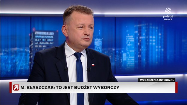 - Kiedy ja zamawiałem 32 sztuki tego samolotu w styczniu 2022 roku, krytykowali mnie - mówił Mariusz Błaszczak o reakcji polityków ówczesnej opozycji na pozyskanie przez Polskę F-35.Dopytywany, czy jest zawiedziony, że nie dostał od rządzących zaproszenia na środową prezentację pierwszego polskiego Husarza w USA odpowiedział, że się po nich "niczego nie spodziewał". - Bardziej jestem zażenowany tym, że cztery lata temu mówili, że ten samolot nie spełnia aspiracji polskich żołnierzy - mówił. 