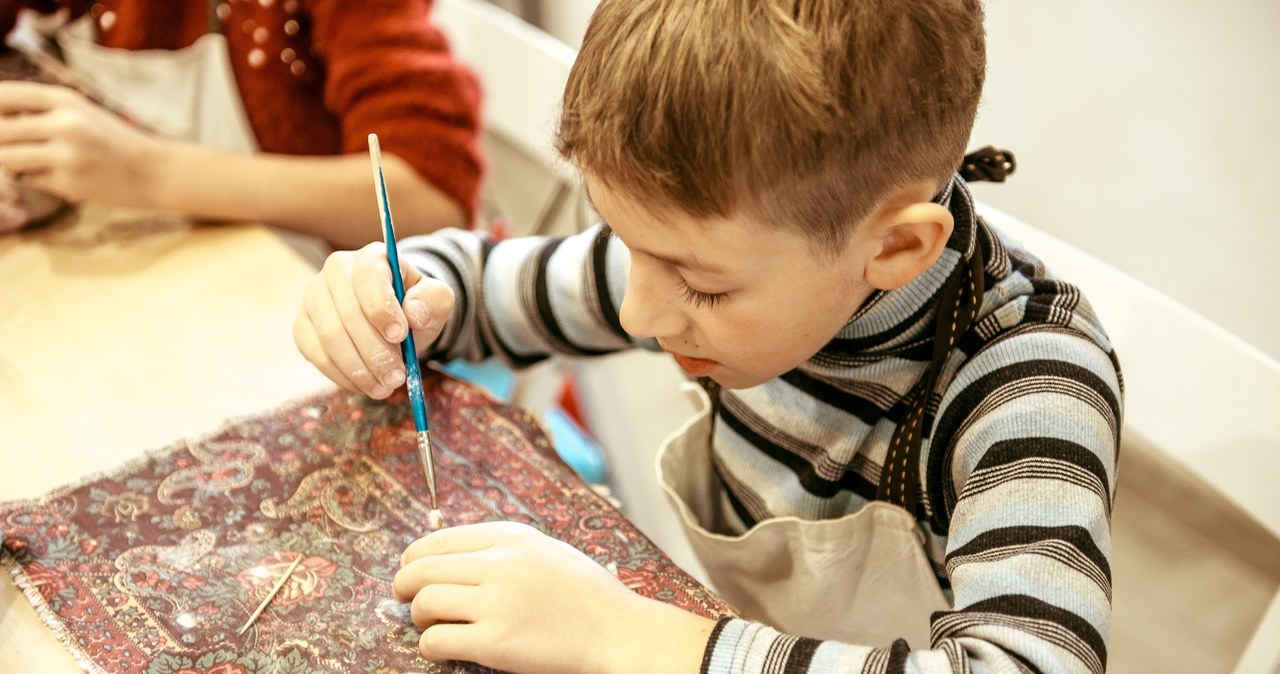  Nauka poza systemem: Szkoła demokratyczna, Montessori i Waldorfska 