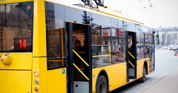 Poważny wypadek na warszawskim Wilanowie. ​Rowerzysta został potrącony przez autobus.