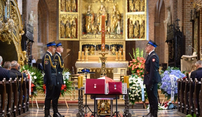 Pogrzeb strażaka. Zginął w pożarze poznańskiej kamienicy 