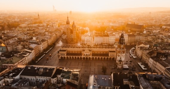 "Metro krakowskie będzie przynajmniej o połowę tańsze od metra warszawskiego" - ocenił nowy Główny Architekt Krakowa Janusz Sepioł. Jego zdaniem budowę metra w Krakowie ułatwią korzystne warunki geologiczne.