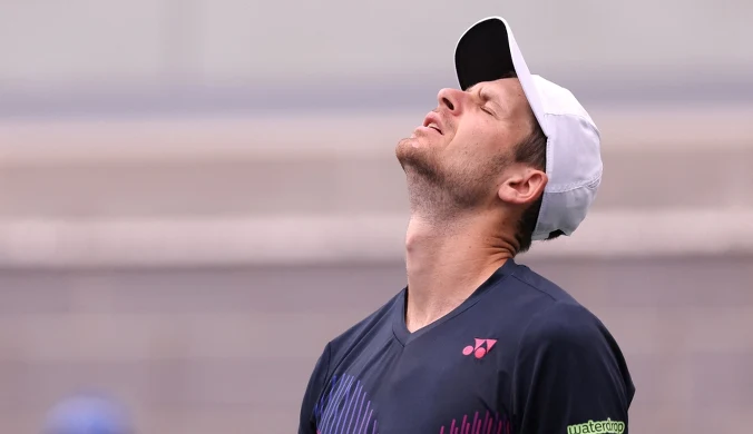 Cały świat martwi się o Hurkacza. Czarna seria trwa. Totalna niemoc