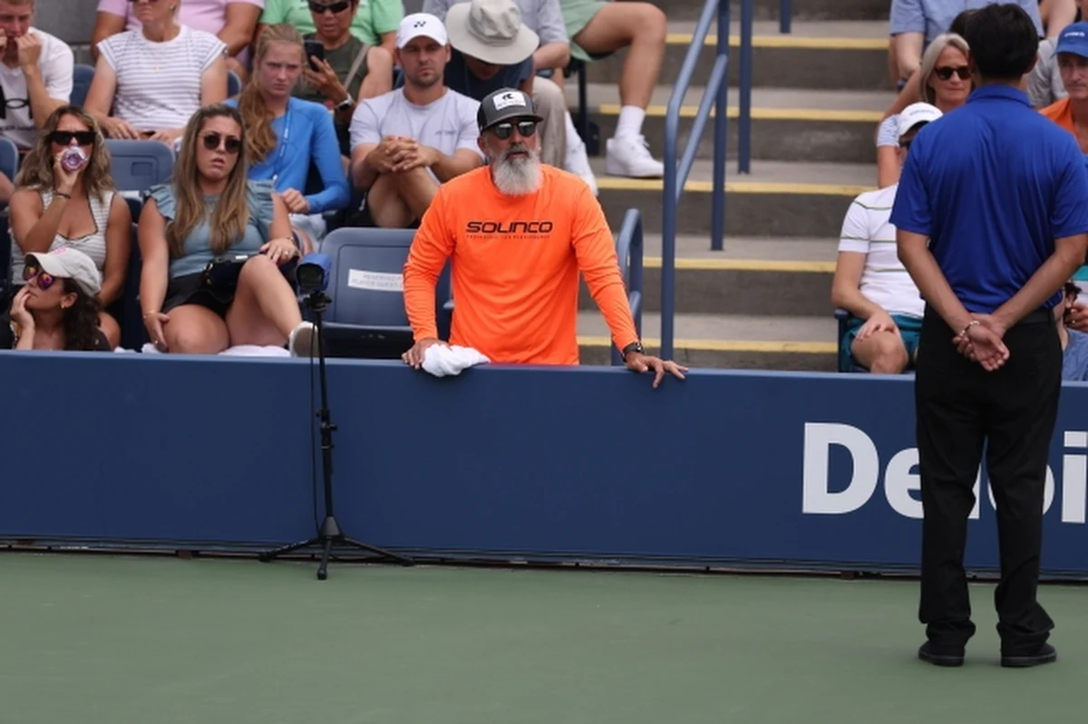 Craig Boynton nie jest już trenerem Huberta Hurkacza. Amerykański szkoleniowiec o rozstaniu z polskim tenisistą poinformował na Instagramie. "Czasami dobre rzeczy muszą się skończyć. Hubi i ja zgodziliśmy się pójść własnymi drogami" - napisał Boynton.